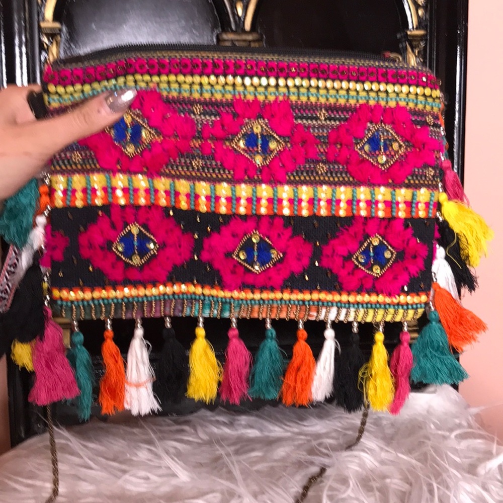 Steven by Steve Madden multi color tassel clutch - Picture 3 of 7